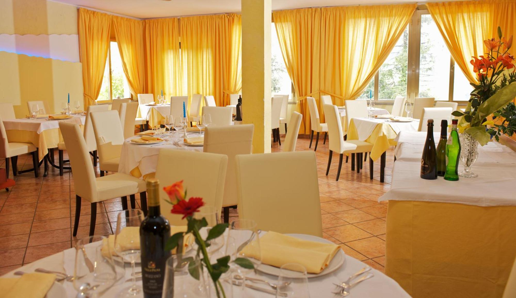 Hotel La Meridiana Urbino Exterior foto