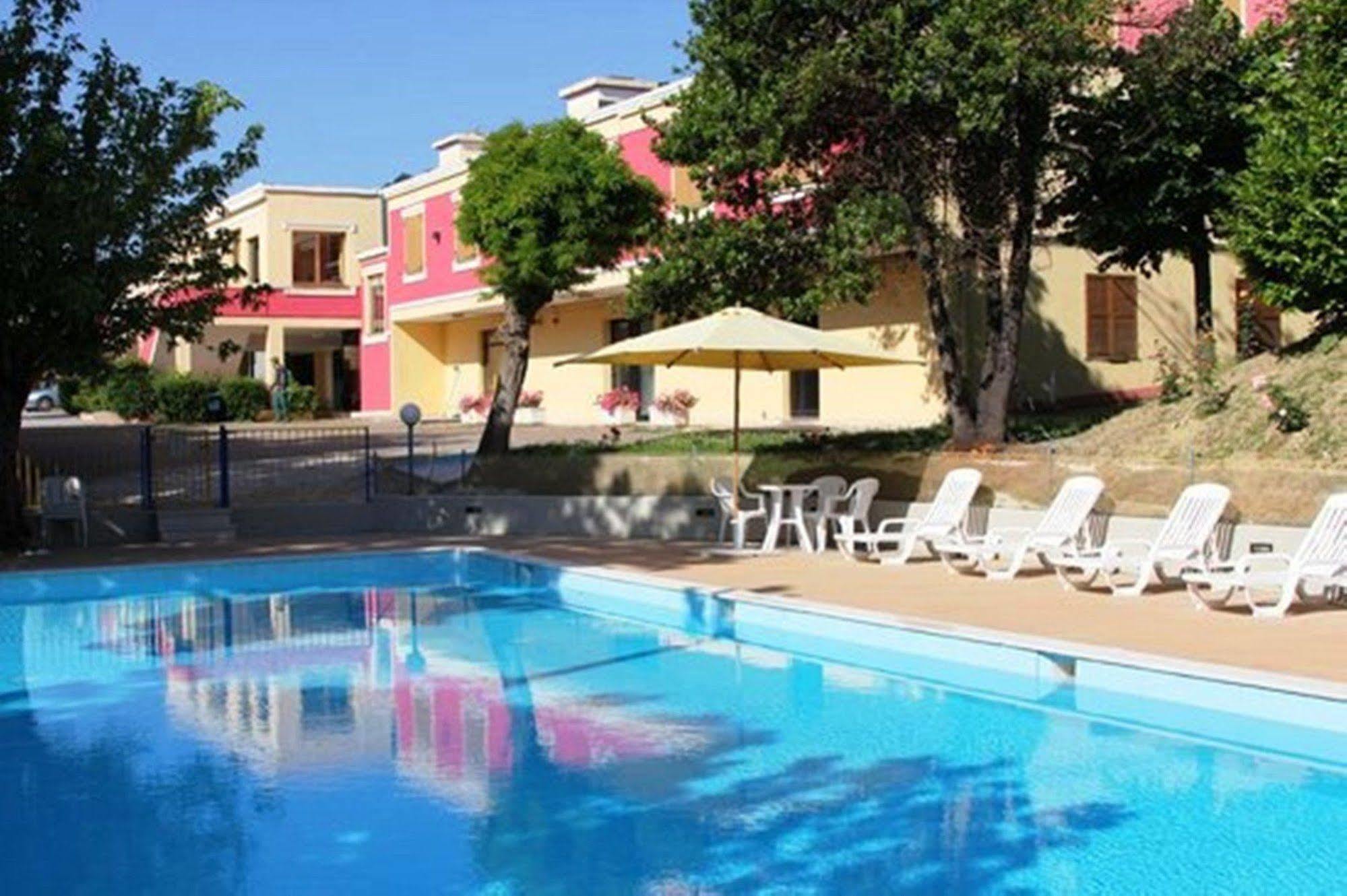 Hotel La Meridiana Urbino Exterior foto